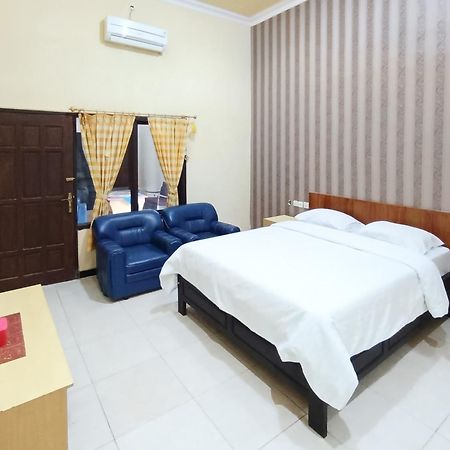 Gita Puri Redpartner Blitar 호텔 외부 사진