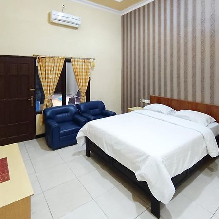 Gita Puri Redpartner Blitar 호텔 외부 사진