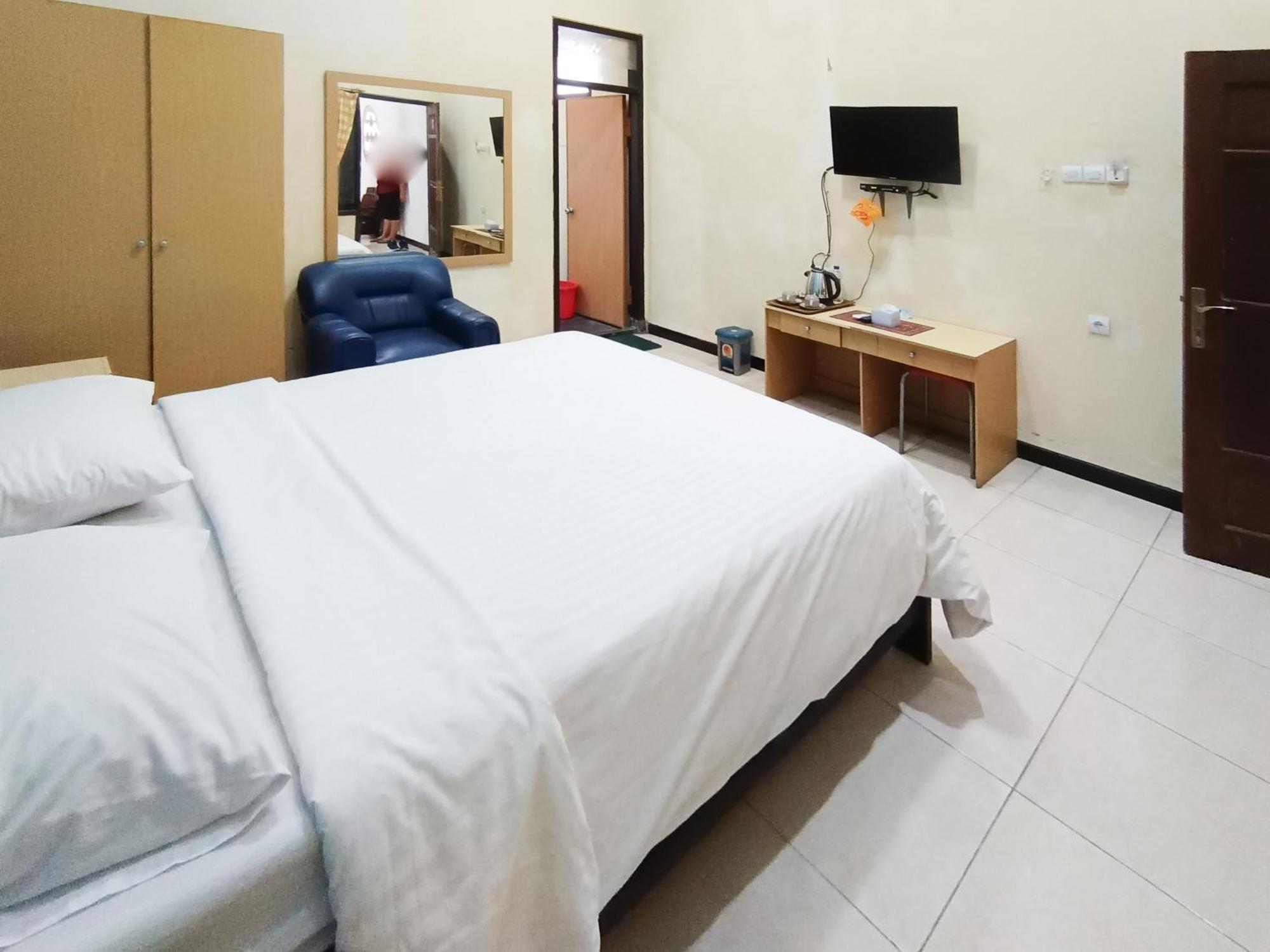 Gita Puri Redpartner Blitar 호텔 외부 사진