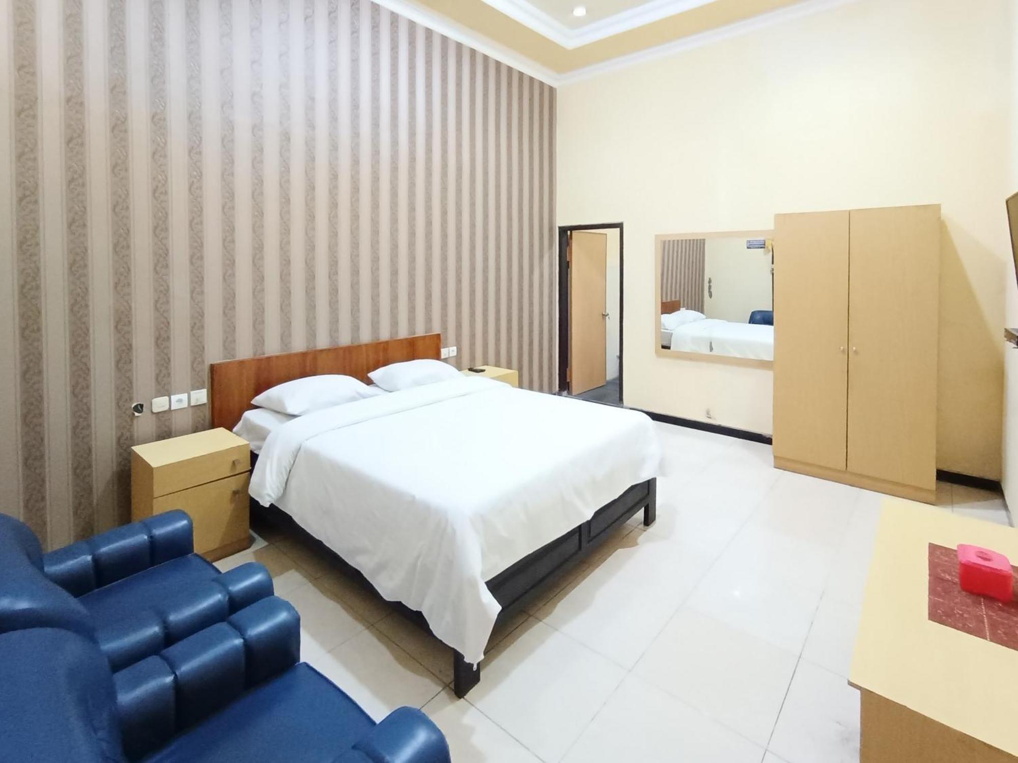 Gita Puri Redpartner Blitar 호텔 외부 사진