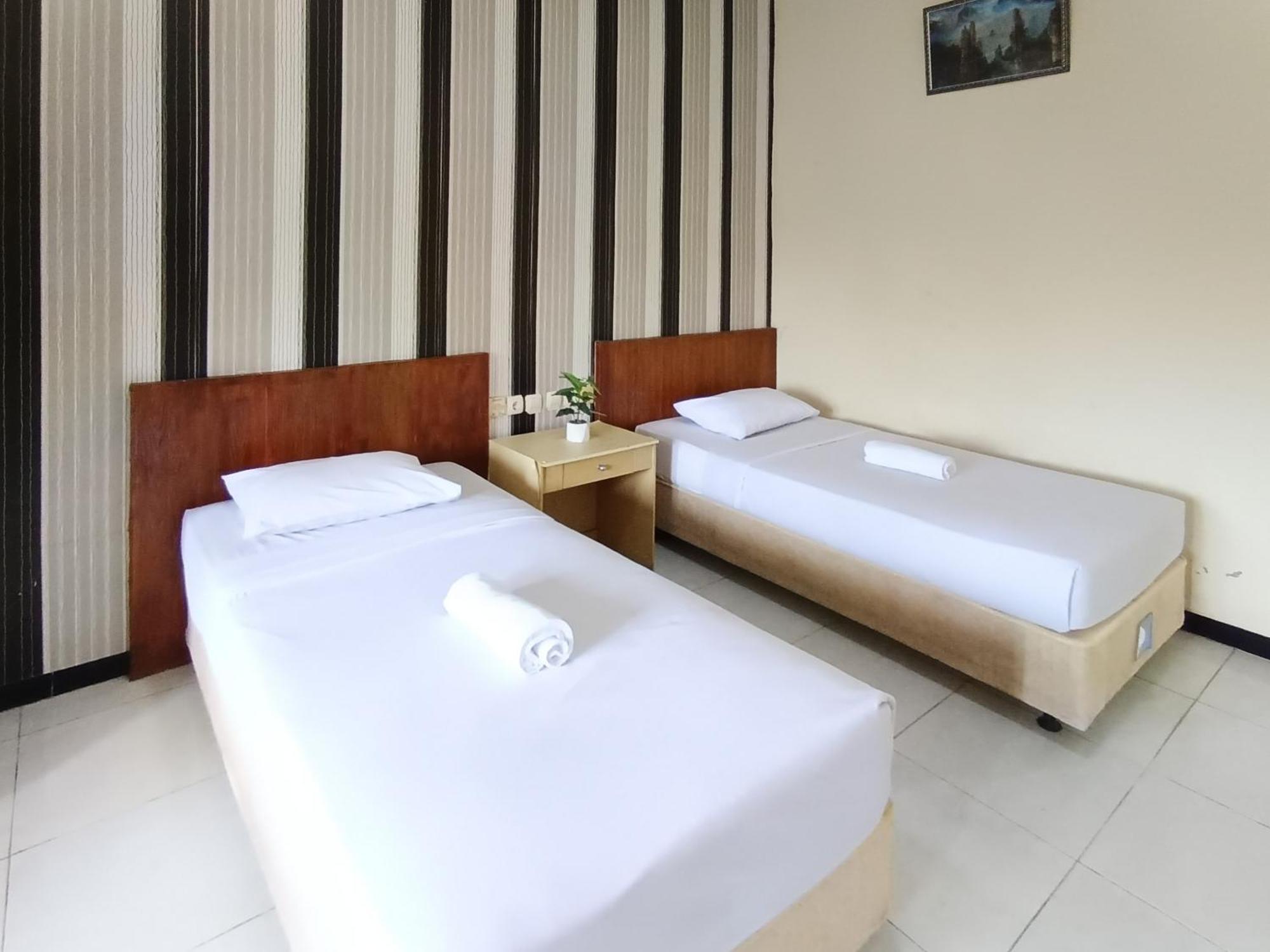 Gita Puri Redpartner Blitar 호텔 외부 사진