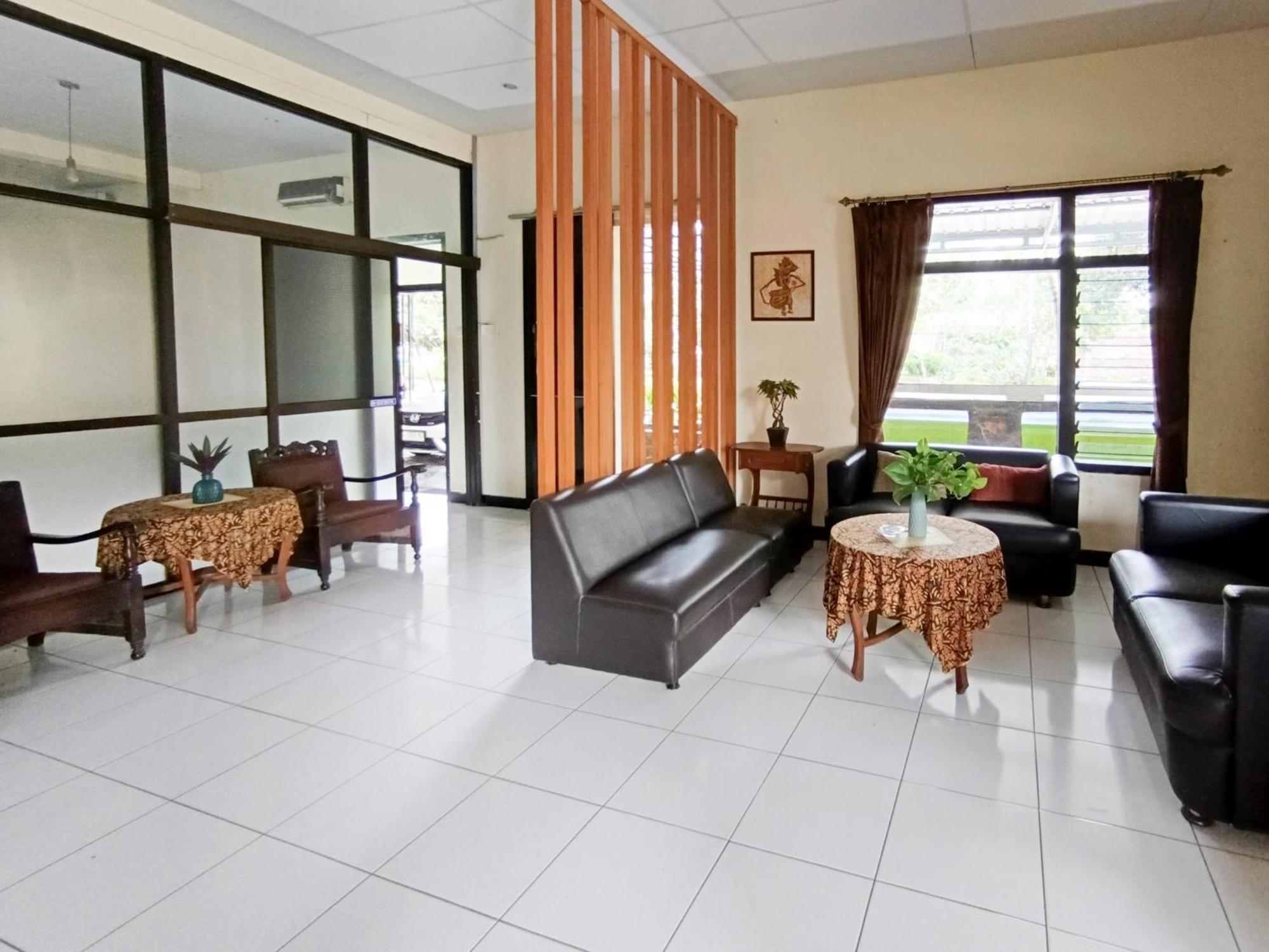 Gita Puri Redpartner Blitar 호텔 외부 사진