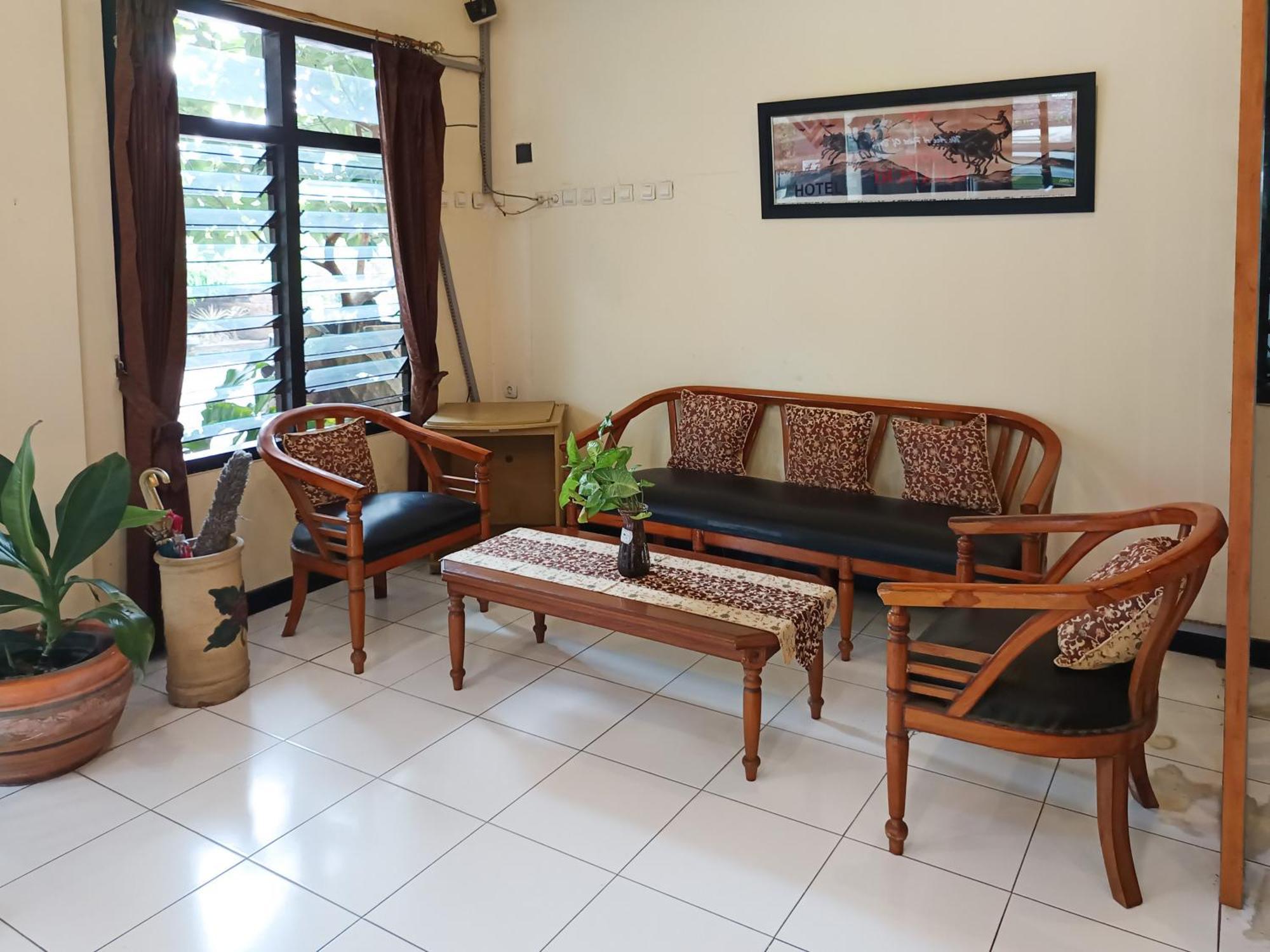 Gita Puri Redpartner Blitar 호텔 외부 사진